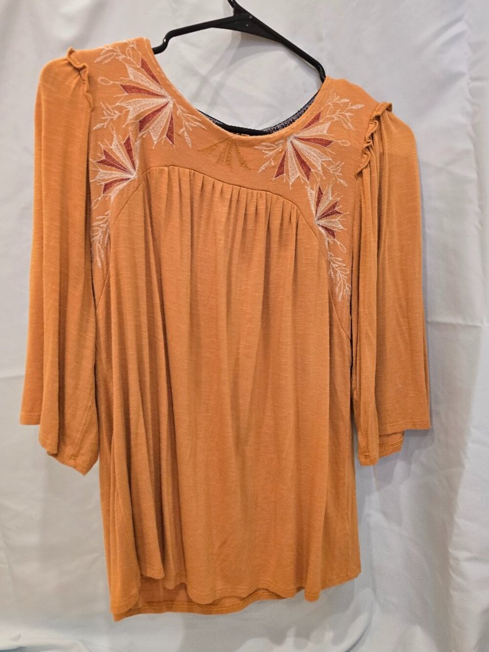 Knox Rose Women's Flutter Elbow Sleeve Embroidered Blouse Top Sahara Gold Size S